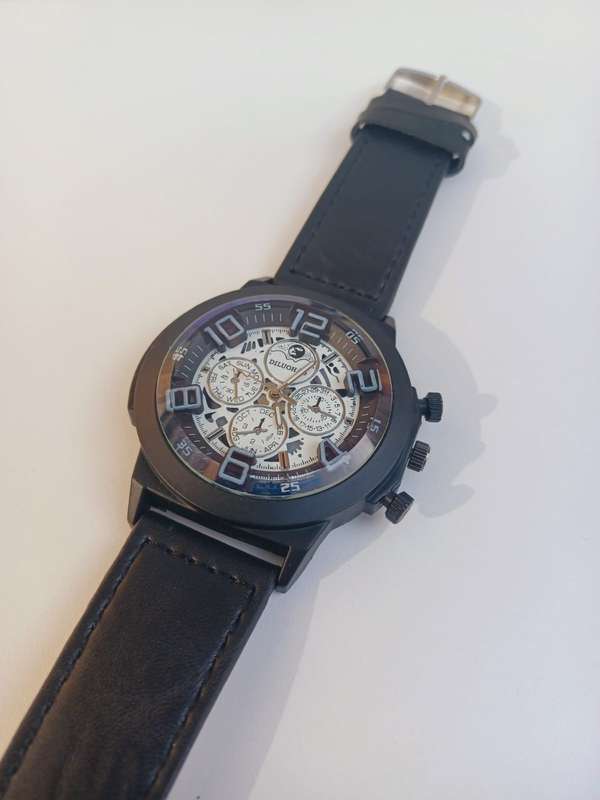Mens Stylish Analog Wristwatch with Decorative Sub-Dials