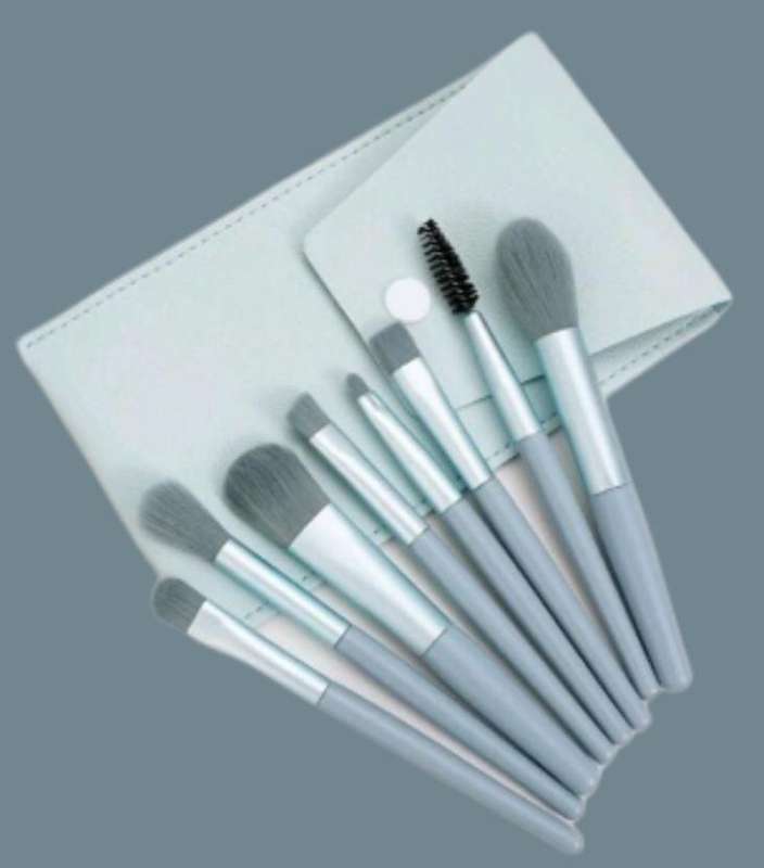 8pc Portable make-up brush set