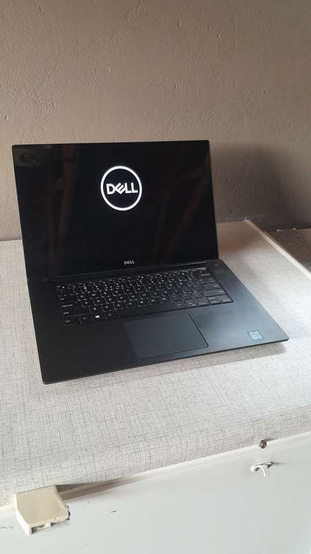 4K Touchscreen Dell Precision 5520 Core i7 7820HQ, 32GB RAM, 512GB NVMe, 4GB NVidia Quadro M1200