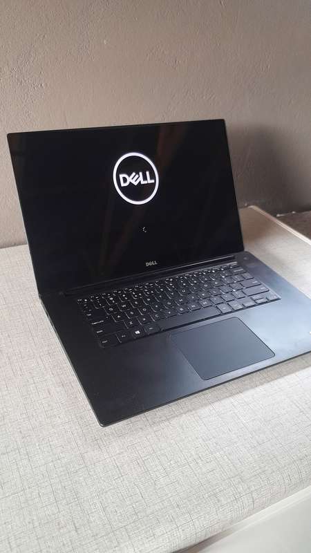 4K Touchscreen Dell Precision 5520 Core i7 7820HQ, 32GB RAM, 512GB NVMe, 4GB NVidia Quadro M1200
