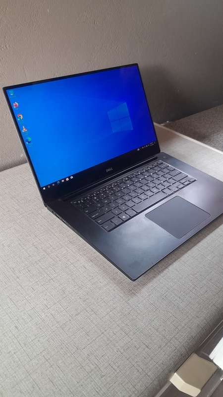 4K Touchscreen Dell Precision 5520 Core i7 7820HQ, 32GB RAM, 512GB NVMe, 4GB NVidia Quadro M1200