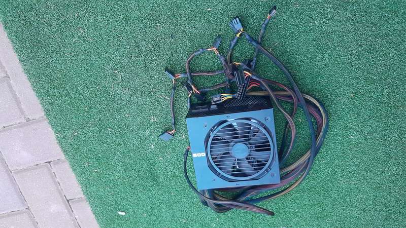 EVGA 100-B1-0500-KR 500B 500W 80 Plus Bronze Certified Desktop Power Supply