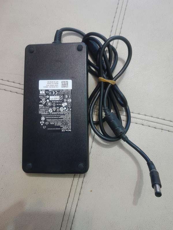 Genuine Dell GA240PE1-00 240w Charger for Alienware m17x, precision mobile workstations 19.5v, 12.3A