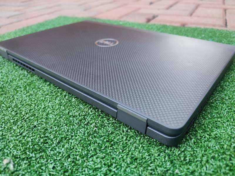Dell Latitude 7410 Notebook PC  Core i7-10610U / 14 FHD / 16GB RAM / 512GB SSD / Win 11 Pro