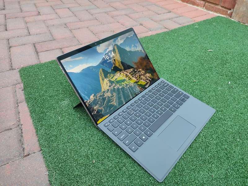 Dell Latitude 7320 Detachable 13-inch FHD+ 2-in-1 Laptop  Intel Core i5-1140G7 256GB SSD 16GB RAM