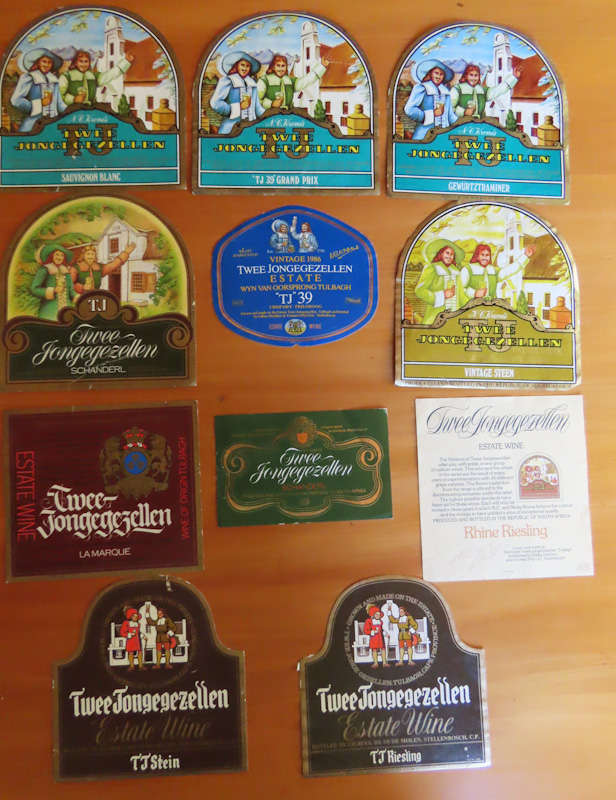 Wine Labels -11 Vintage Twee Jongezellen Wine Labels