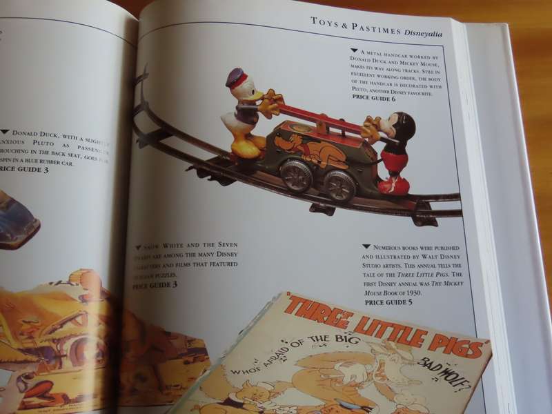 A Collectors Guide to Antiques - Coffee Table Style Book