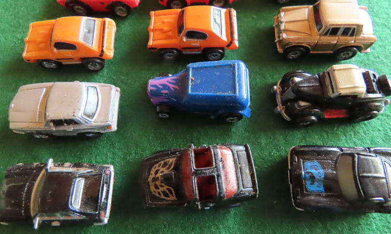 Galoob Micro Toys - 18 Motor Cars