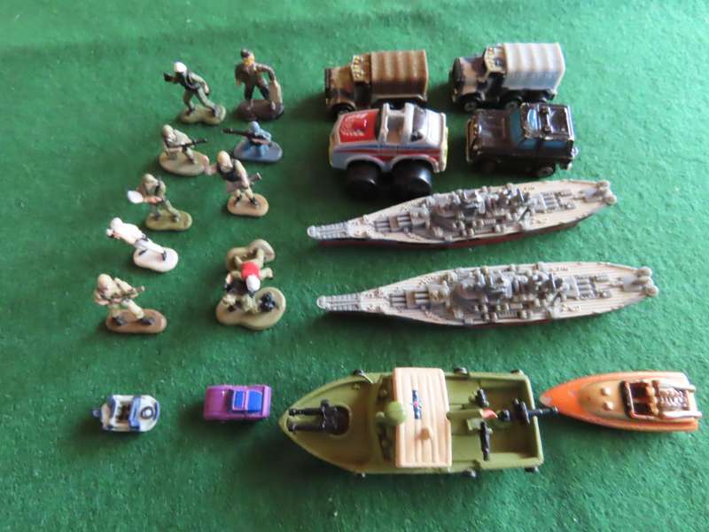 Galoob Micro Toys -Boats, Cars and People