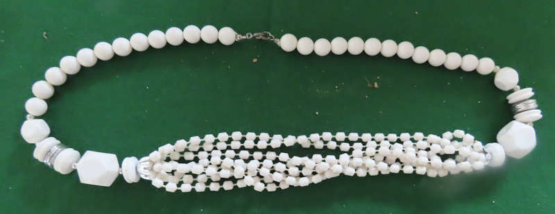Costume Jewellery - 3 Necklaces Imitation Pearls