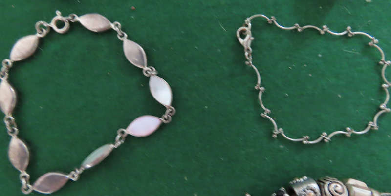 Costume Jewellery - 6 Bracelets/Bangles