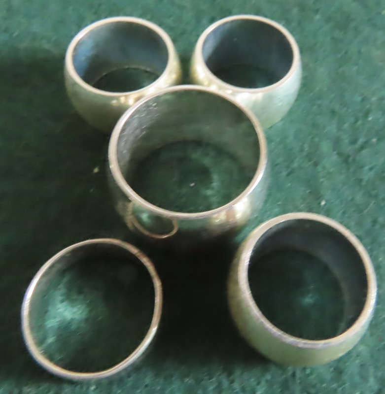 Costume Jewellery - 5 Rings