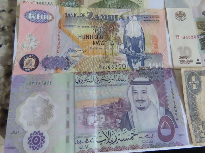 Banknotes- Lot of 10 different World Banknotes