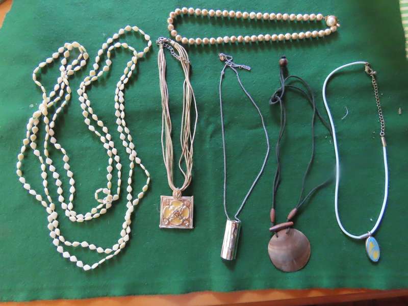 Costume Jewellery - 6 Necklaces # 7