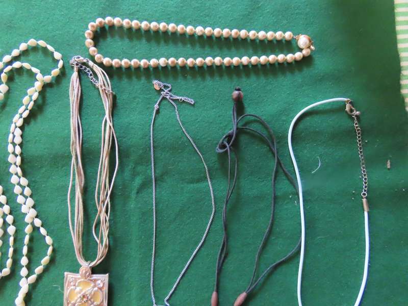 Costume Jewellery - 6 Necklaces # 7