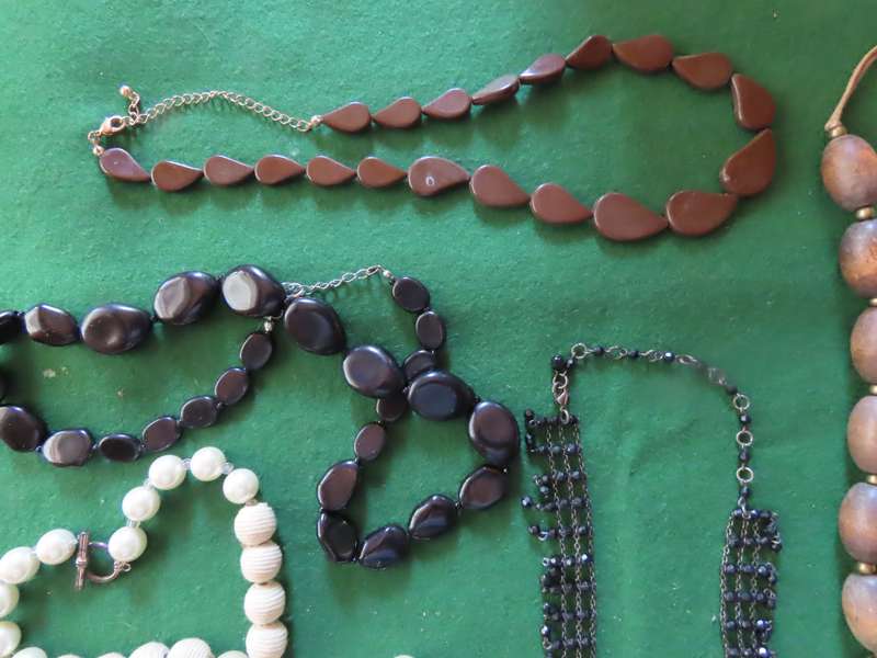 Costume Jewellery - 6 Necklaces # 25