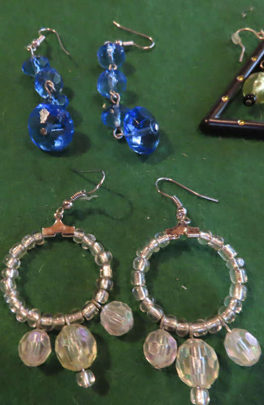 Costume Jewellery - 6 Pairs of Earrings # 7