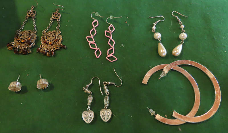 Costume Jewellery - 6 Pairs of Earrings # 9