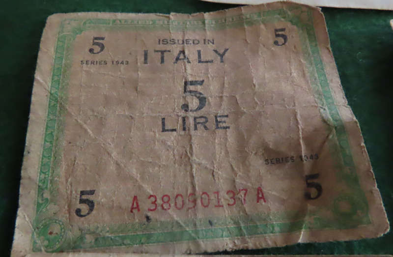 Bank Notes - Lot of 9 Different International Bank Notes