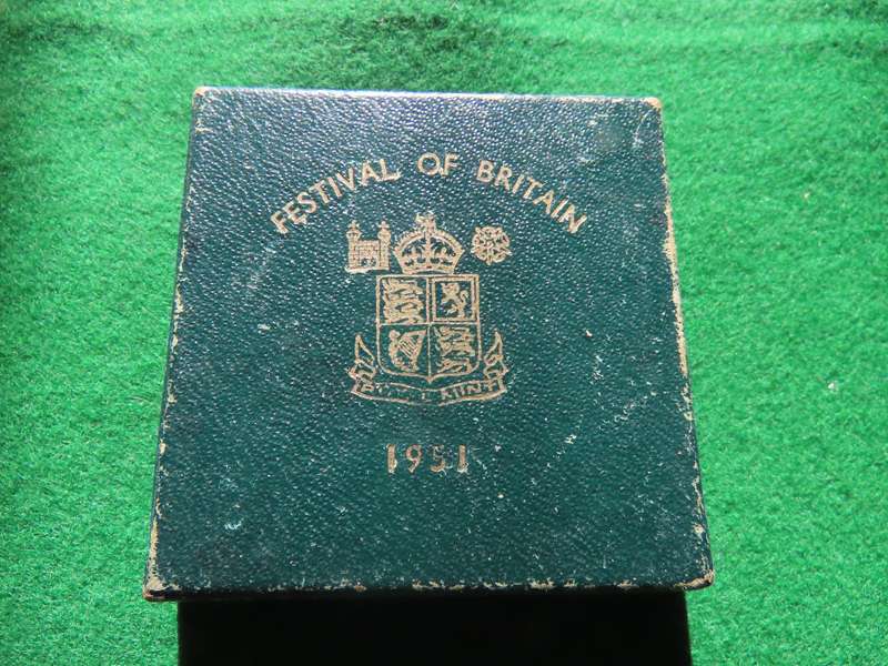 Great Britain - George VI - 1951 5/- with Box and Paper