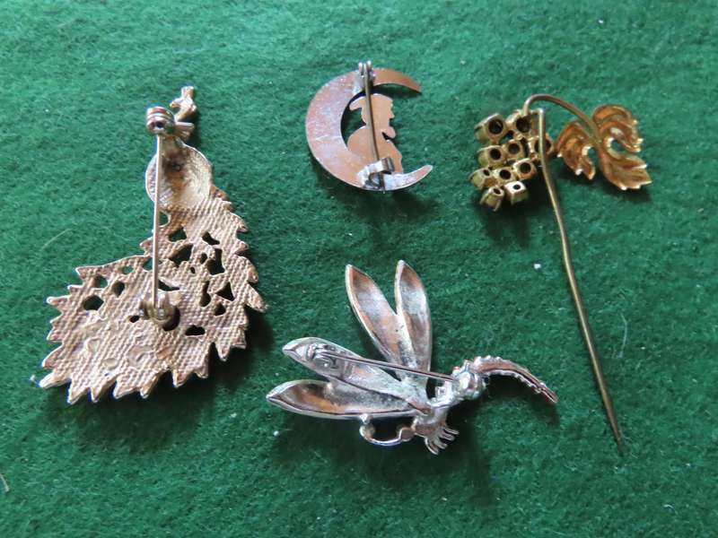 Costume Jewellery - 4 Brooches # 1