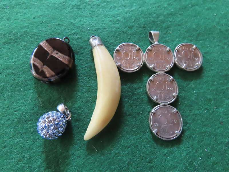 Costume Jewellery - 4 Pendants # 3