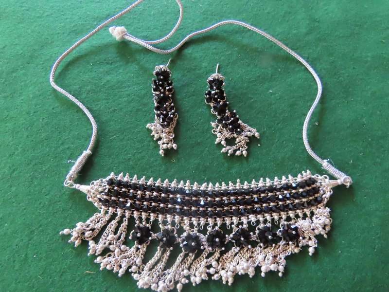 Costume Jewellery - Matching Necklace and Earrings