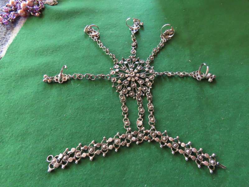 Costume Jewellery - 1 Necklace ? - Unknown