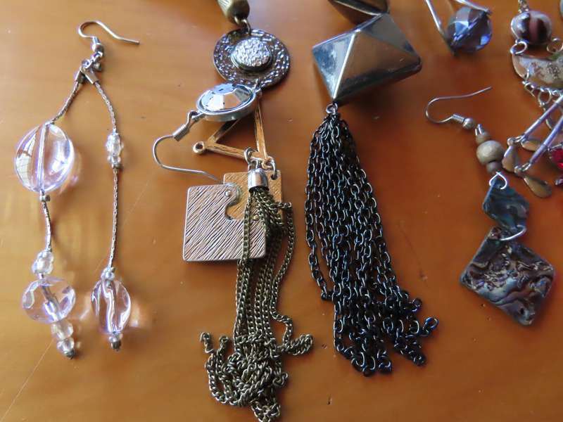 Jewellery - D.I.Y. - Collection of Single Earrings - Job Lot