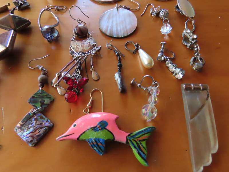 Jewellery - D.I.Y. - Collection of Single Earrings - Job Lot