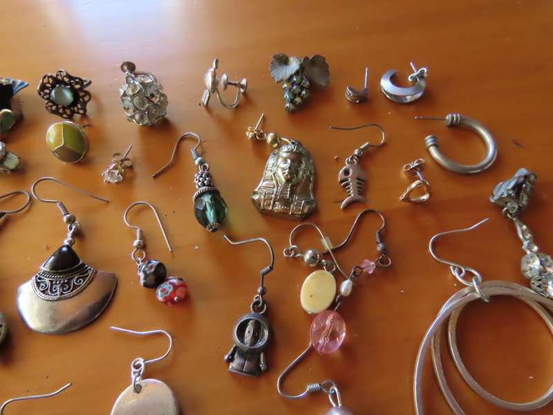 Jewellery - D.I.Y. - Collection of Single Earrings # 2- Job Lot