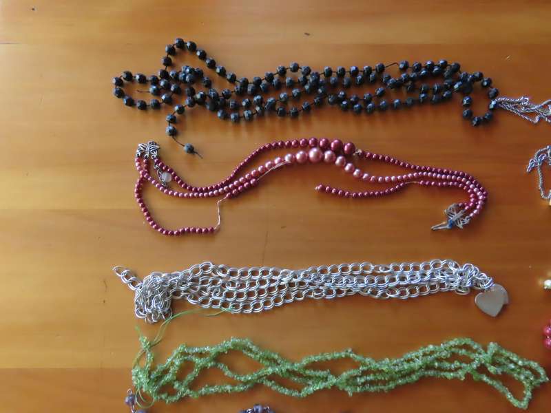 Jewellery - D.I.Y. - Collection of Necklaces etc. # 3 - Needing repair - Job Lot