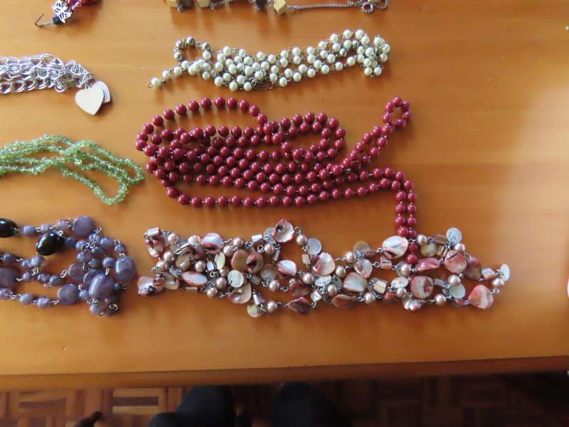 Jewellery - D.I.Y. - Collection of Necklaces etc. # 3 - Needing repair - Job Lot