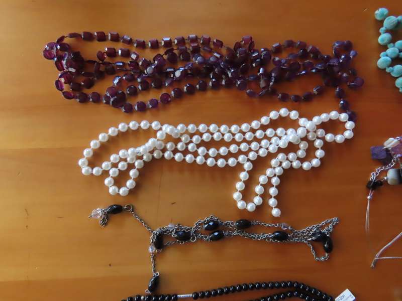 Jewellery - D.I.Y. - Collection of Necklaces etc. # 4 - Needing repair - Job Lot
