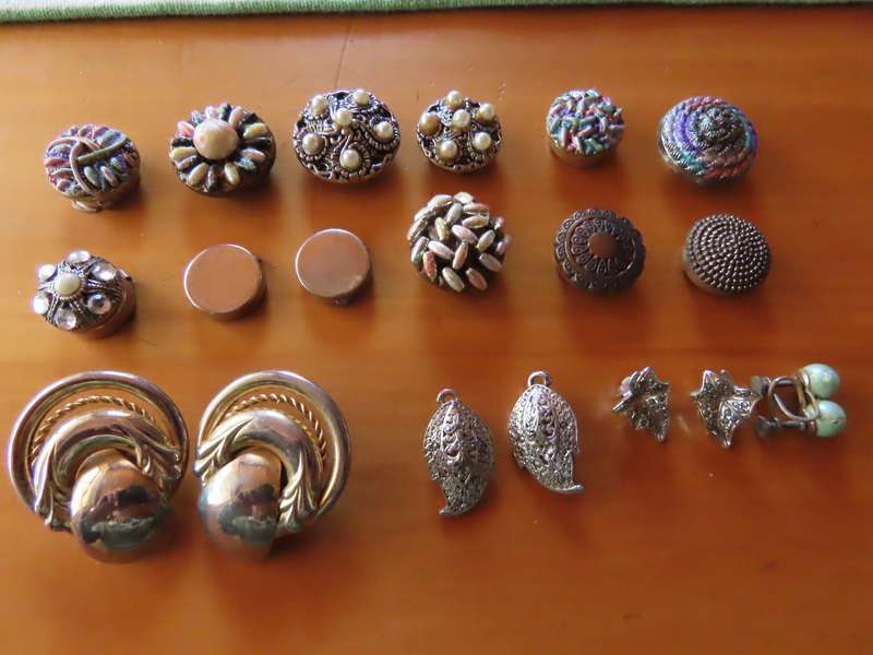 Jewellery - D.I.Y. - Collection of Miscellaneous Items and Earrings - Needing repair - Job Lot