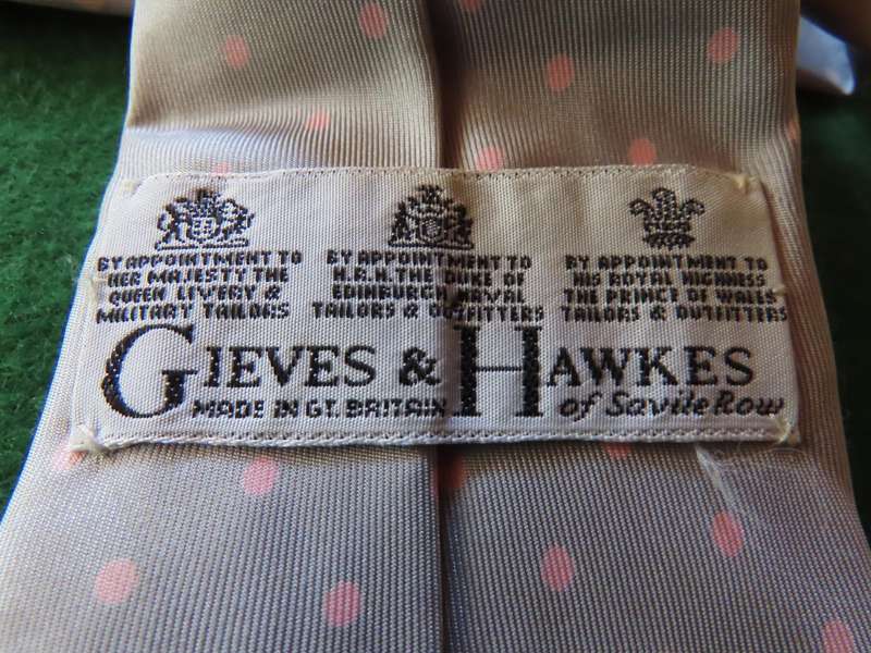 Gieves and Hawkes - 100% Silk Tie - Grey