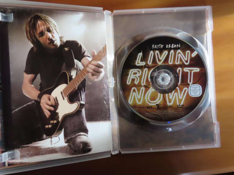 DVD - Keith Urban - Livin' Right Now