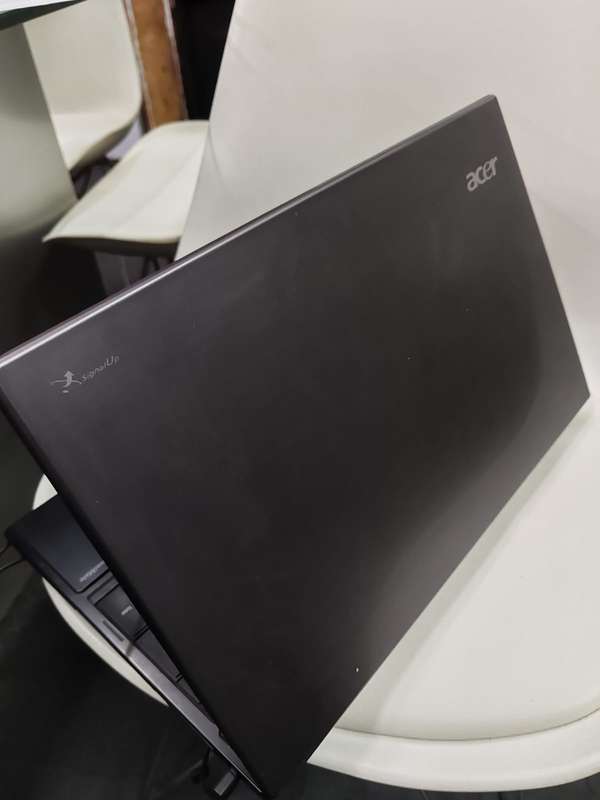 Acer Laptop TravelMate 5760G, Intel Core i5-2430M 2.40Hz, 12GB RAM, 15.6"LCD Display, 317GB H/Drive