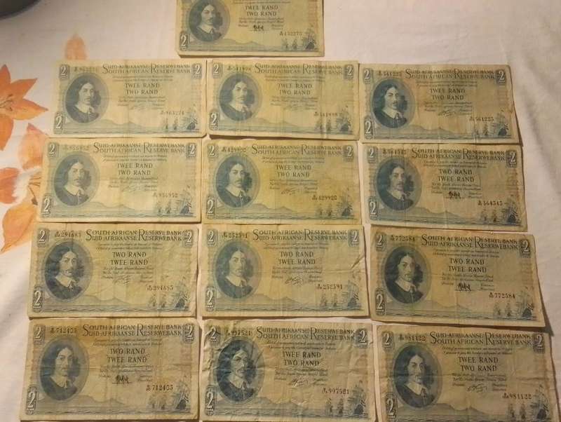 13 x South Africa R2 notes