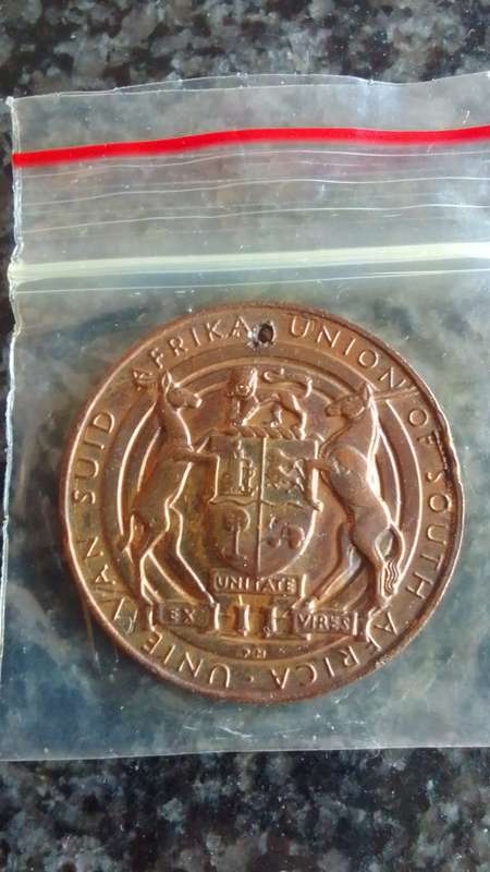 1935 South Africa Silver Jubilee of King George V and Queen Mary Bronze Medallion