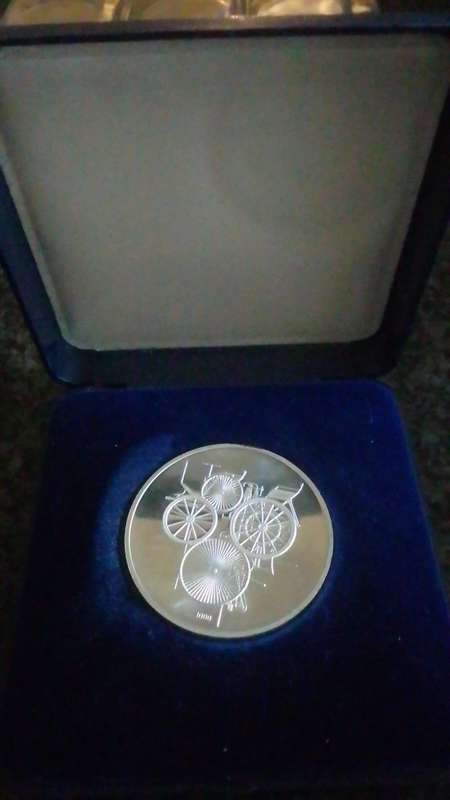 1886-1986 Daimler-Mercedes Benz ** 100 Jahre Automobil ** 0.999 Silver 24.7g