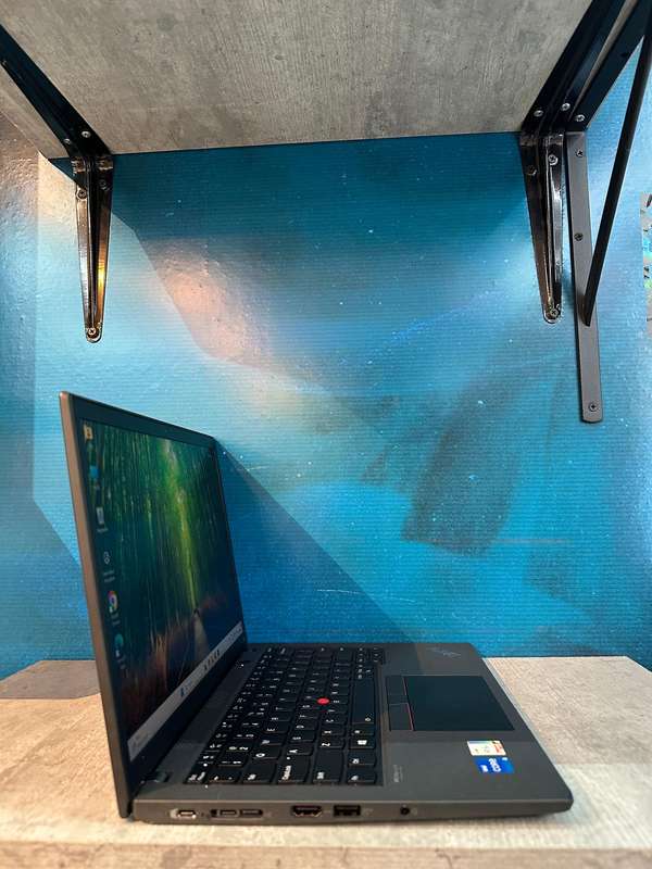 Lenovo ThinkPad X13 Gen 2 | 13.3" FHD | i5 (11th Gen) | 16GB RAM | Refurbished Pristine Like New!