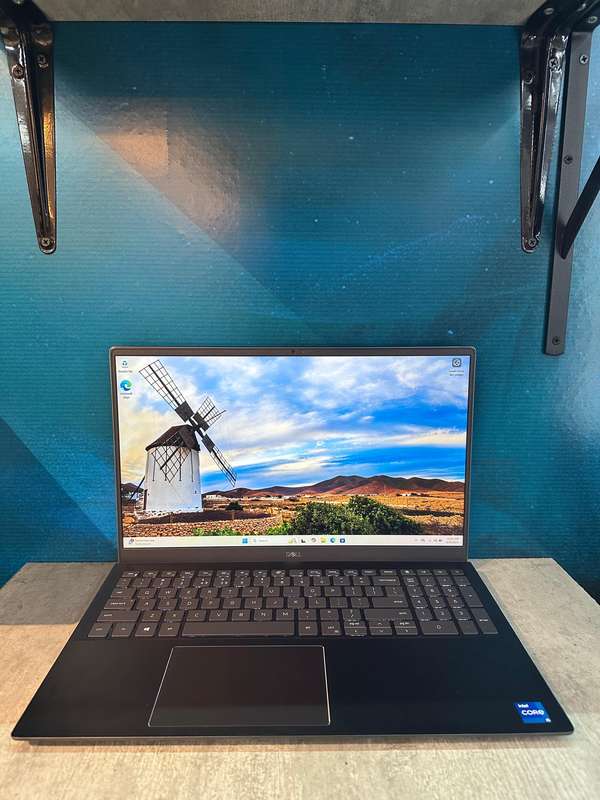 Dell Vostro 5502 Laptop | 11th Gen Intel i5 | 8GB RAM | FHD | Demo Unit - Like Brand NEW With Box