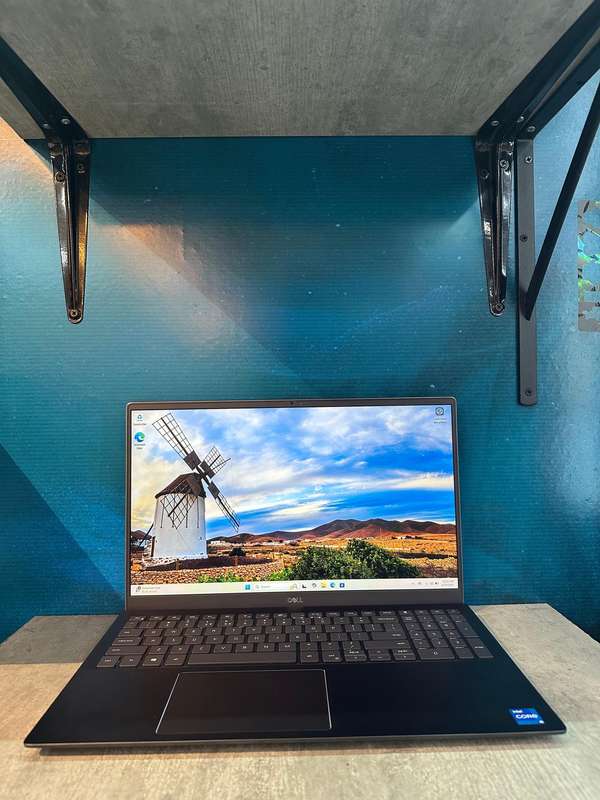 Dell Vostro 5502 Laptop | 11th Gen Intel i5 | 8GB RAM | FHD | Demo Unit - Like Brand NEW With Box