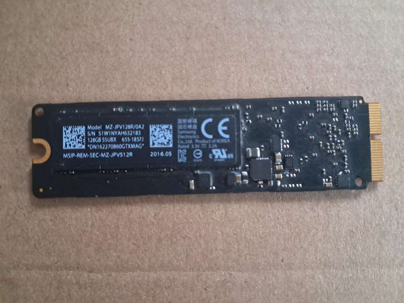 128GB Apple SSD Drive