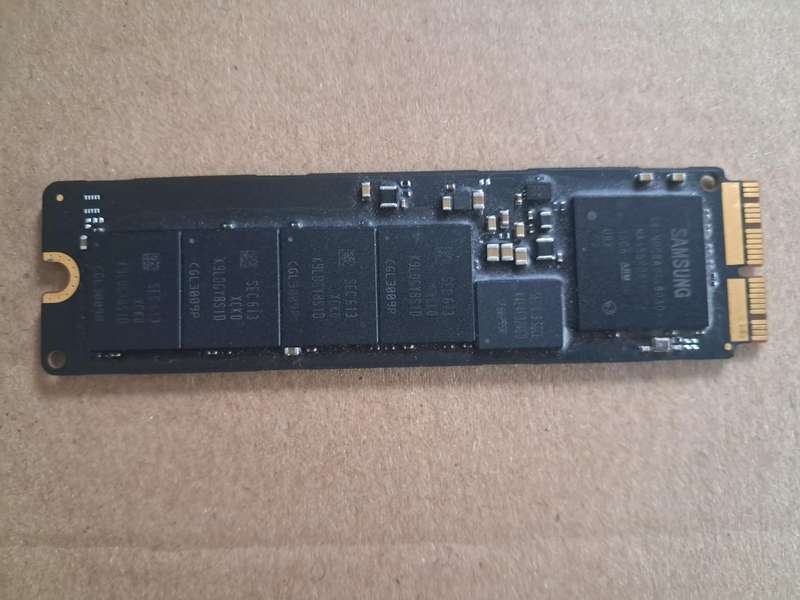 128GB Apple SSD Drive