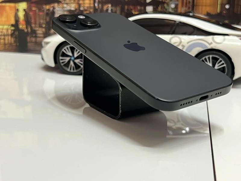 iPhone 15 128GB open to all networks