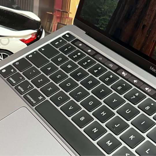 MacBook Pro 2020 13-inch CHIP M1 512GB SSD, 16GB Ram 304cycle Space Grey