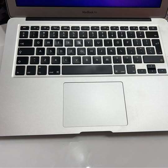 MacBook Air 13-inch 2017 core i5 128GB SSD 8GB RAM