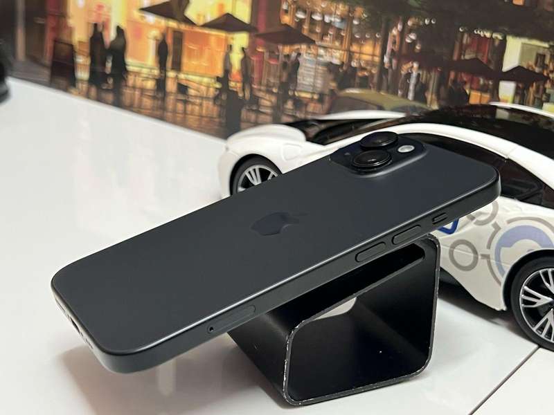 iPhone 15 128GB open to all networks